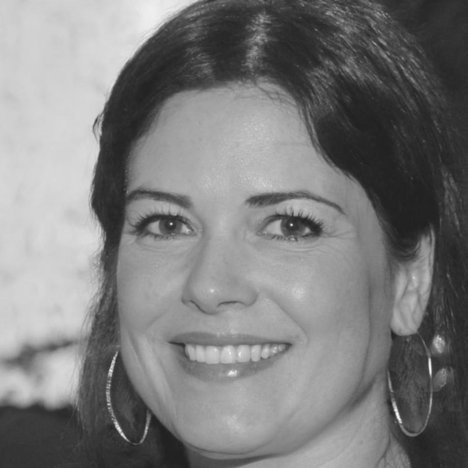 Sarah Kellner, Senior Finanzanalystin bei quosthenavira